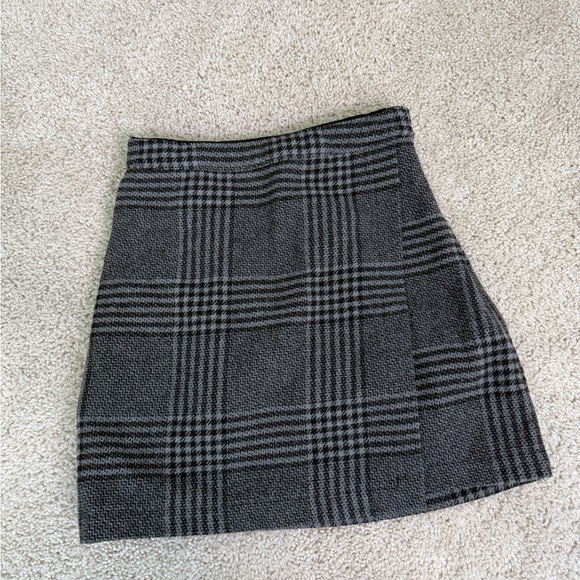 Abercrombie & Fitch Dresses & Skirts - Abercrombie & fitch Gray Plaid faux wrap Women's Skirt